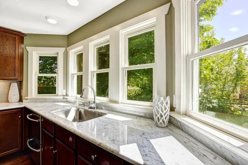 what are vinyl windows made of