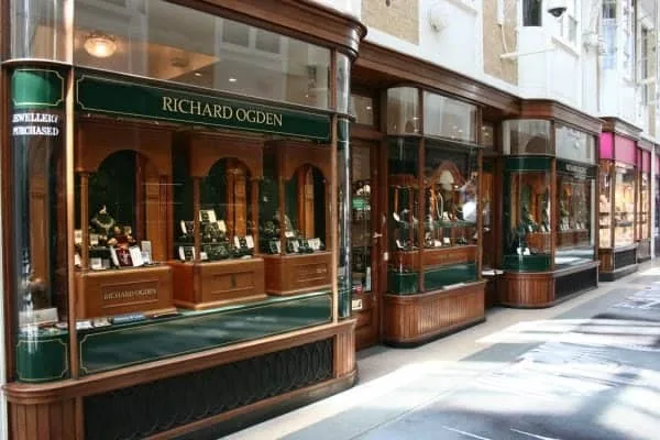 commercial window display ideas