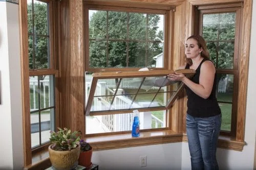 what are vinyl windows made of