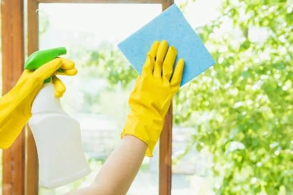 can scratches be removed from glass windows